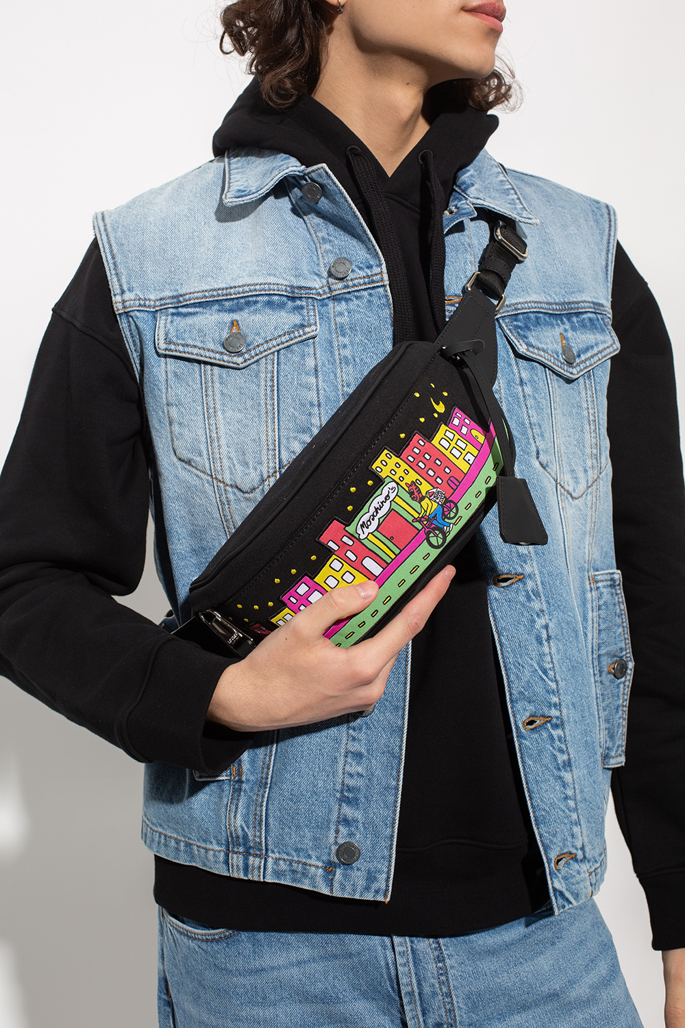 ZOZO 7th Anniversary Casual Messenger Bag XS ￥10 Moschino